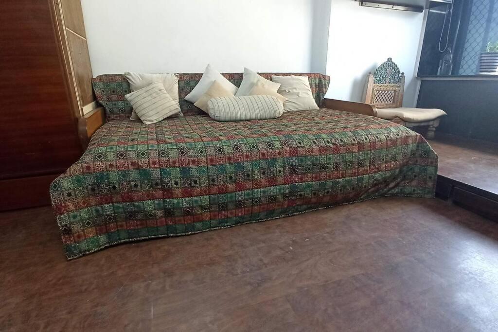 Cozy Private Ac Studio By The Sea Bandstand Bandra W Mumbai Nr Taj Lands End Apartment ภายนอก รูปภาพ