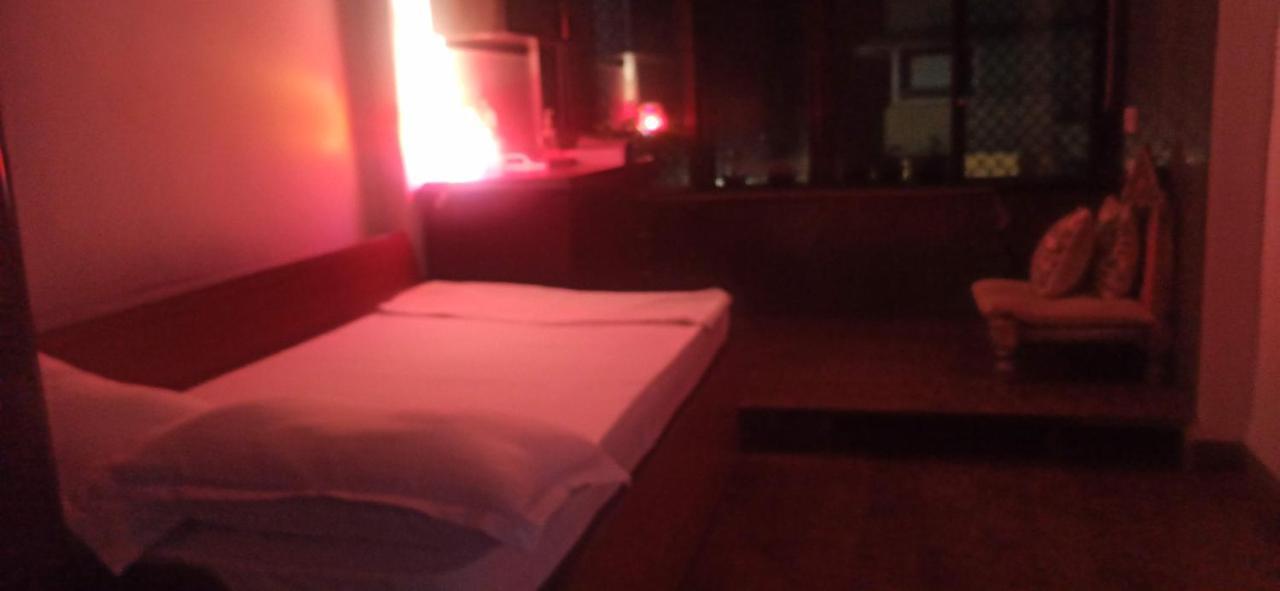 Cozy Private Ac Studio By The Sea Bandstand Bandra W Mumbai Nr Taj Lands End Apartment ภายนอก รูปภาพ