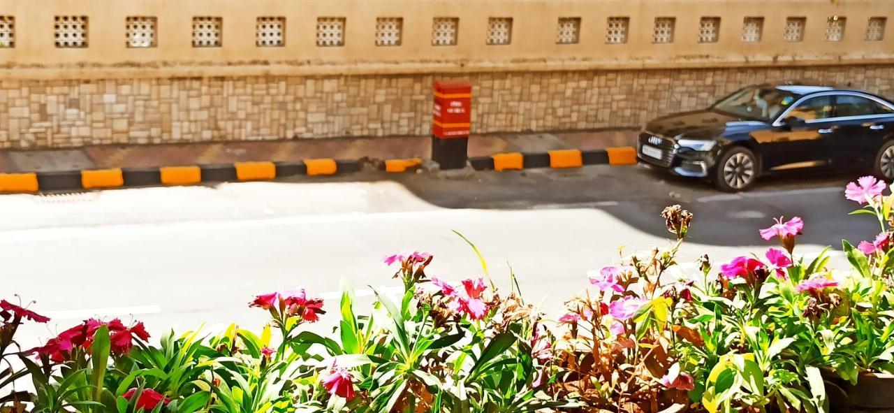 Cozy Private Ac Studio By The Sea Bandstand Bandra W Mumbai Nr Taj Lands End Apartment ภายนอก รูปภาพ