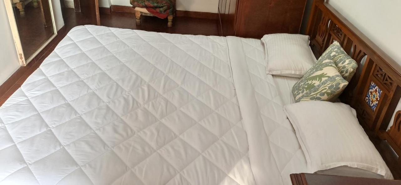 Cozy Private Ac Studio By The Sea Bandstand Bandra W Mumbai Nr Taj Lands End Apartment ภายนอก รูปภาพ